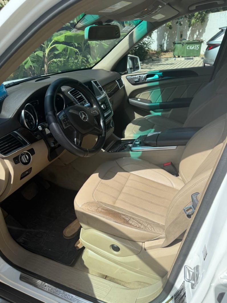
								Mercedes-Benz GL 450 4MATIC 2015 full									