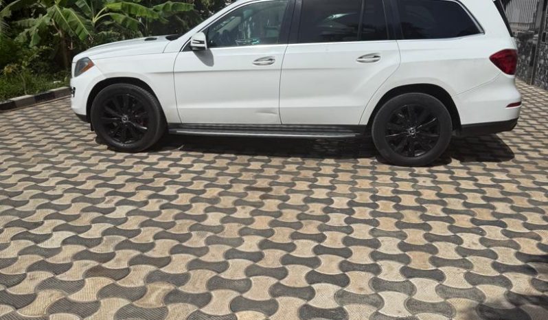 
								Mercedes-Benz GL 450 4MATIC 2015 full									