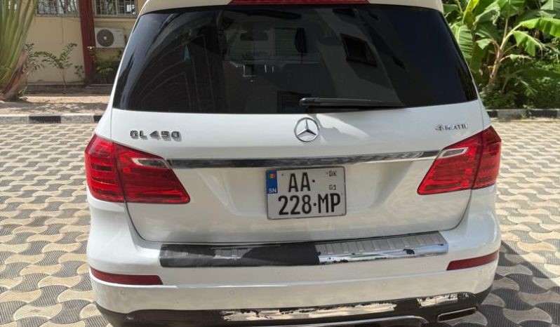 
								Mercedes-Benz GL 450 4MATIC 2015 full									