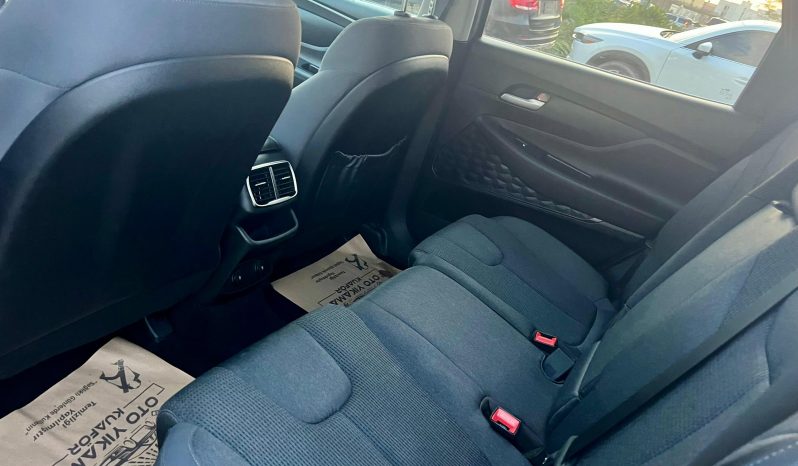 
								Hyundai Santafe 2019 full									