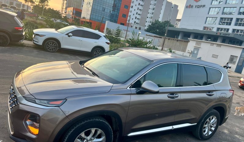 
								Hyundai Santafe 2019 full									