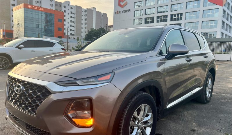 
								Hyundai Santafe 2019 full									