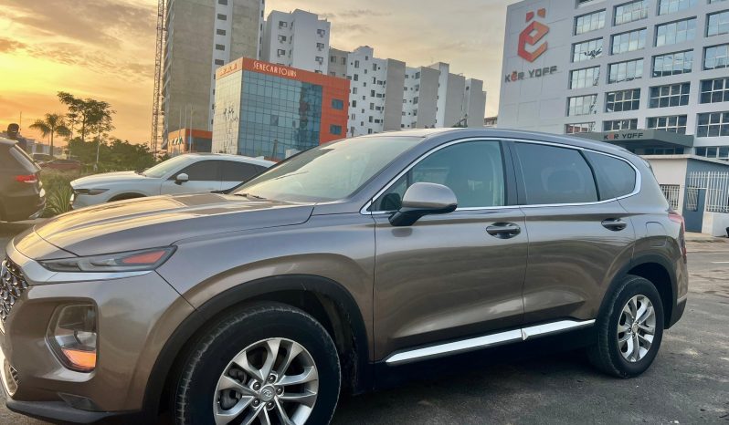 
								Hyundai Santafe 2019 full									