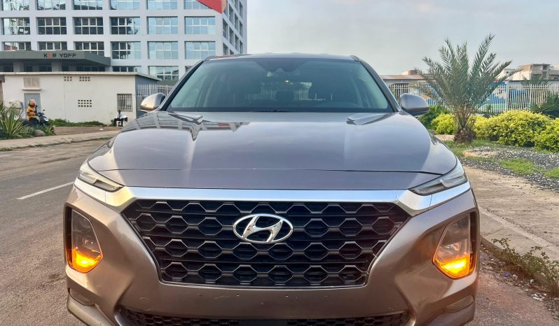 
								Hyundai Santafe 2019 full									