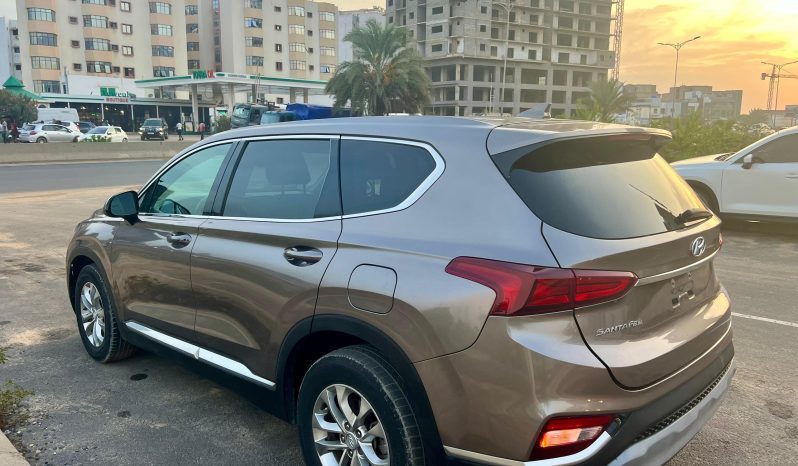
								Hyundai Santafe 2019 full									